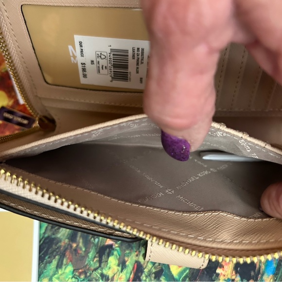 Michael Kors Women's Jet Set Large Flat Multifunction Phone Case - Picture 7 of 9